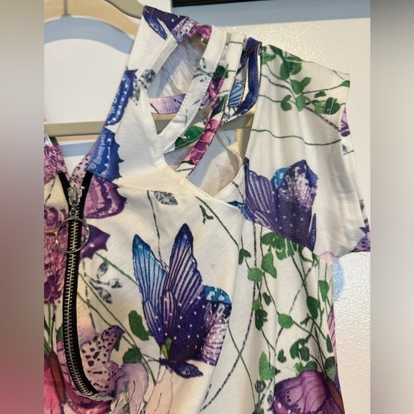 White butterfly design cut out shoulder short sleeve top size XXL - Picture 4 of 12